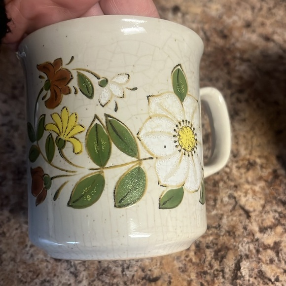 Vintage Floral Mugs Set - Purple, Blue, Yellow, Green - Picture 5 of 7